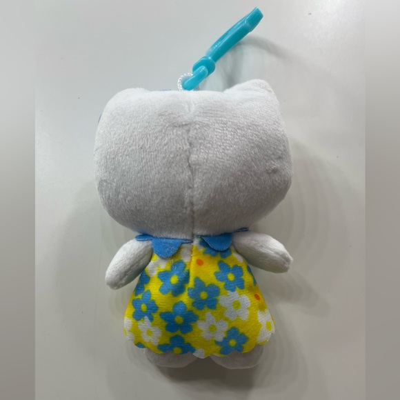 Hello kitty summer keychain - Picture 3 of 3
